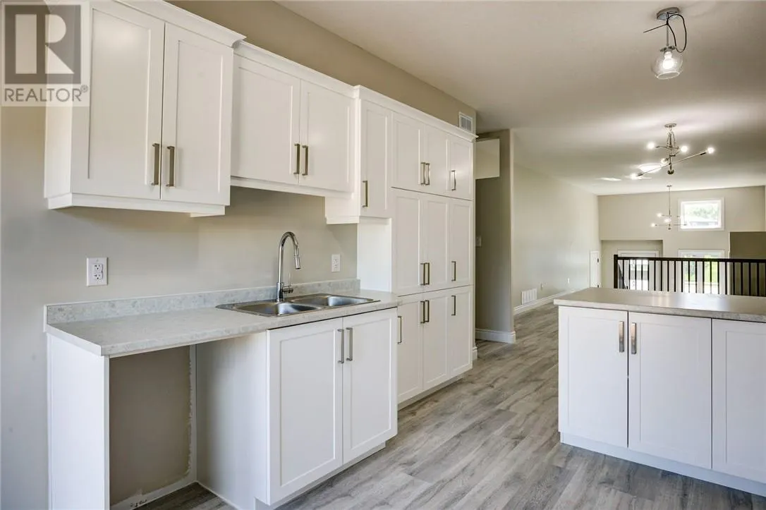 1511 Montrose