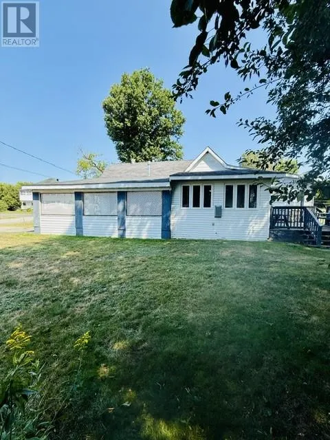 290 Second St N