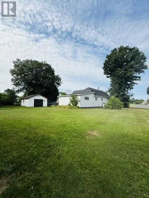 290 Second St N