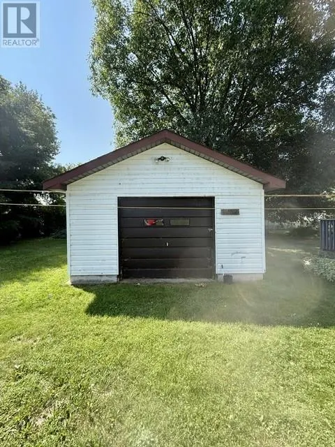 290 Second St N