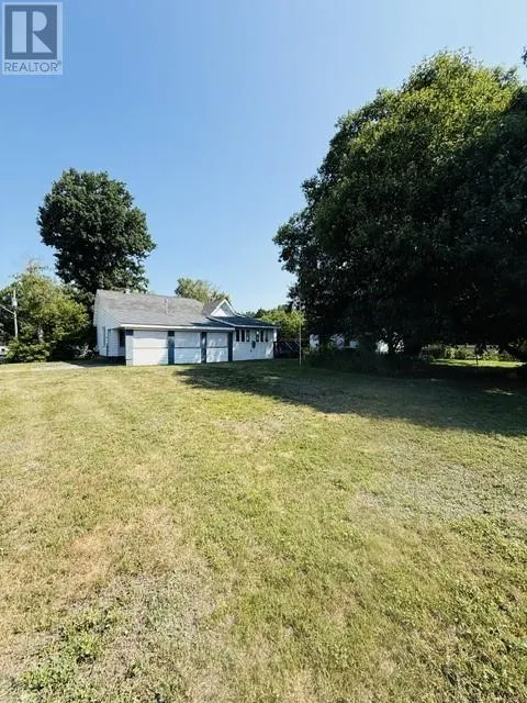 290 Second St N