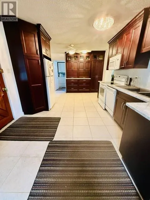 290 Second St N
