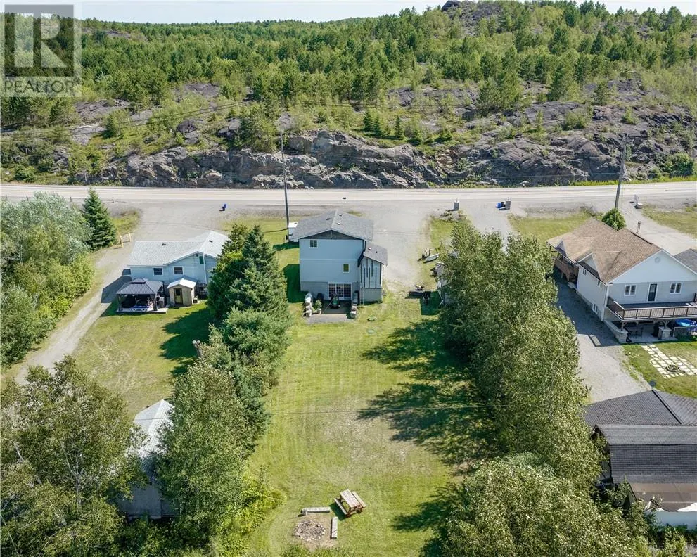 933 E Highway 17