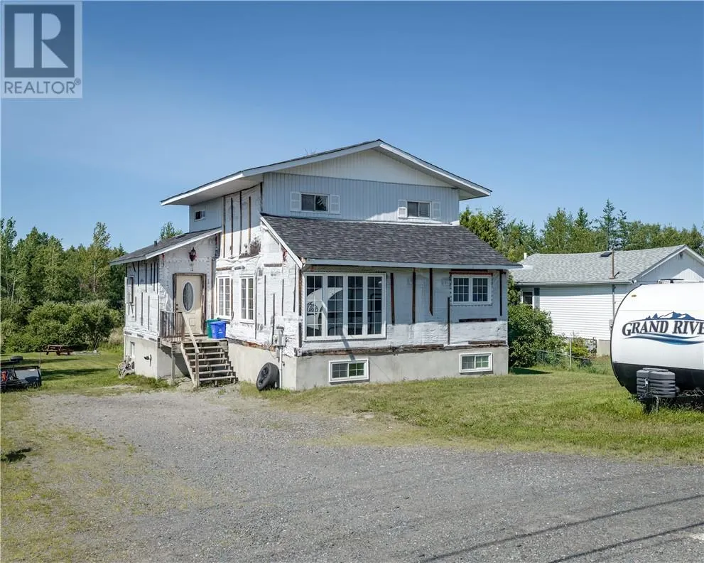 933 E Highway 17
