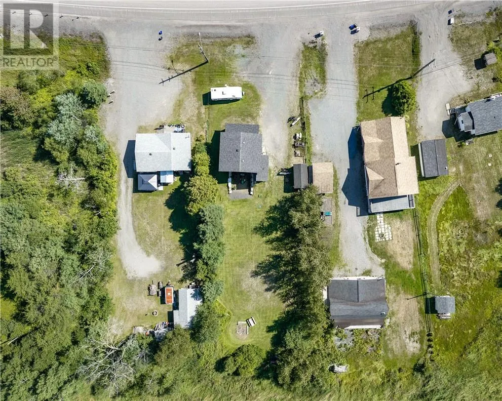 933 E Highway 17