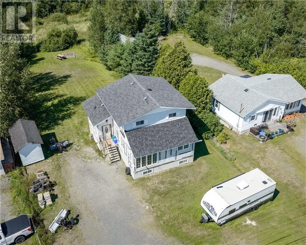 933 E Highway 17