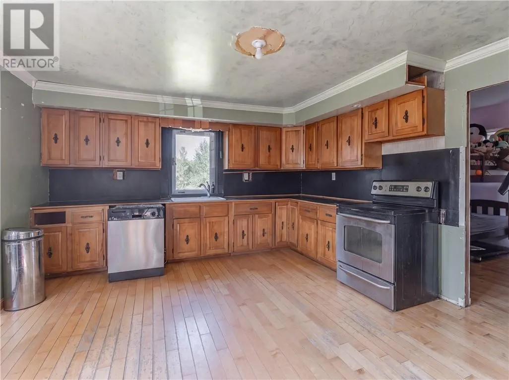 933 E Highway 17