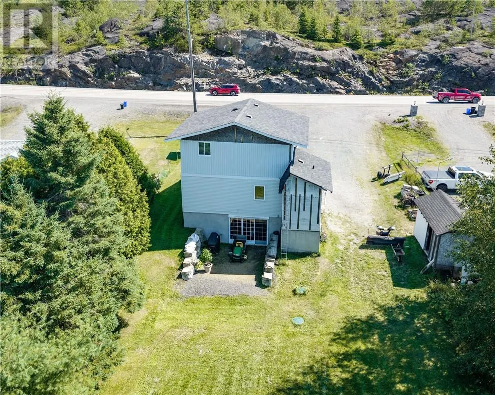 933 E Highway 17