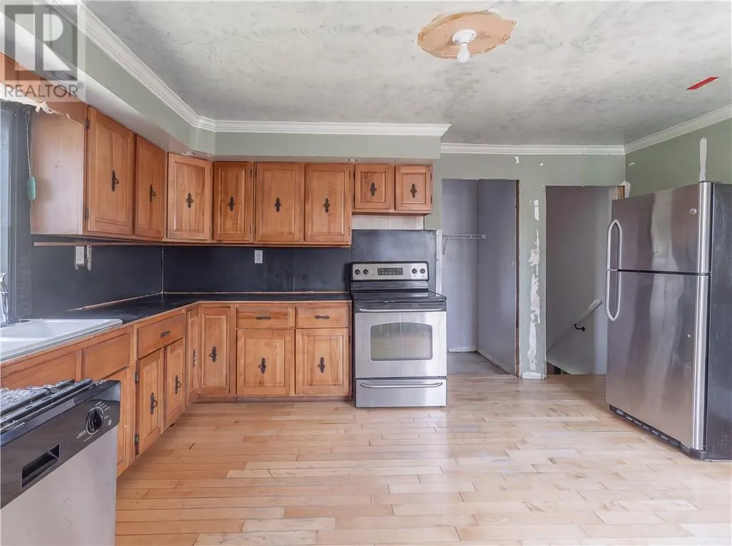 933 E Highway 17