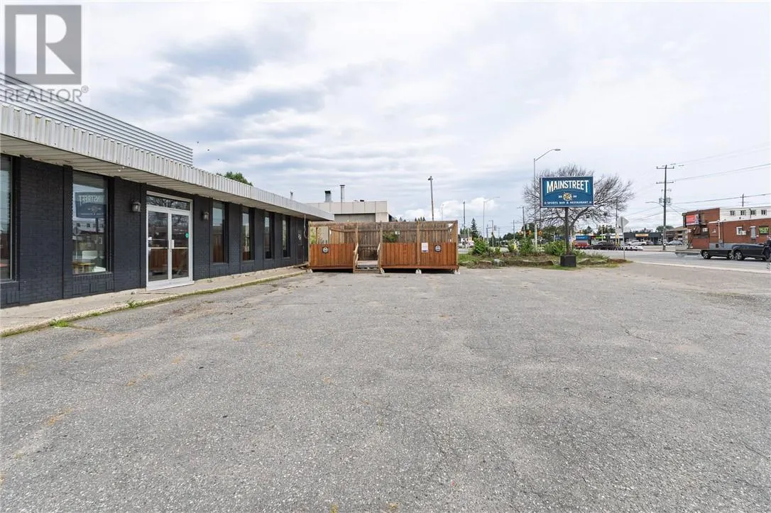 1642 Main