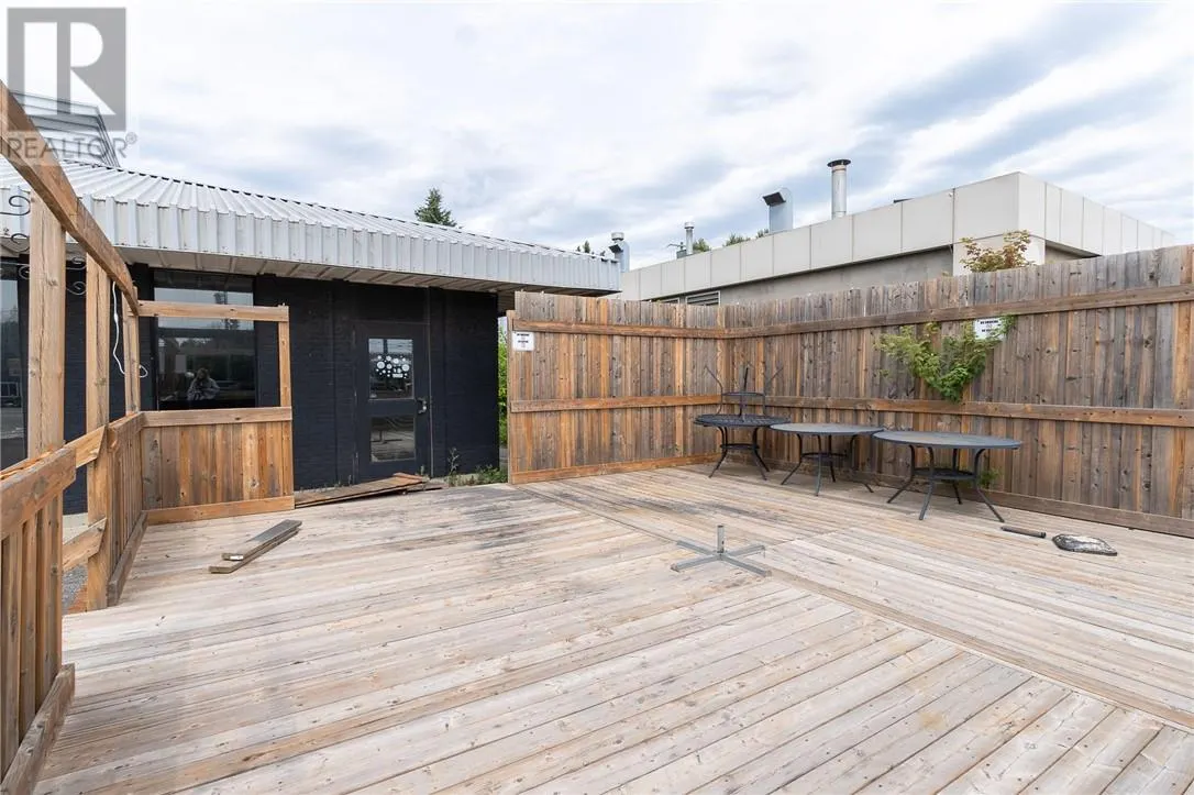 1642 Main