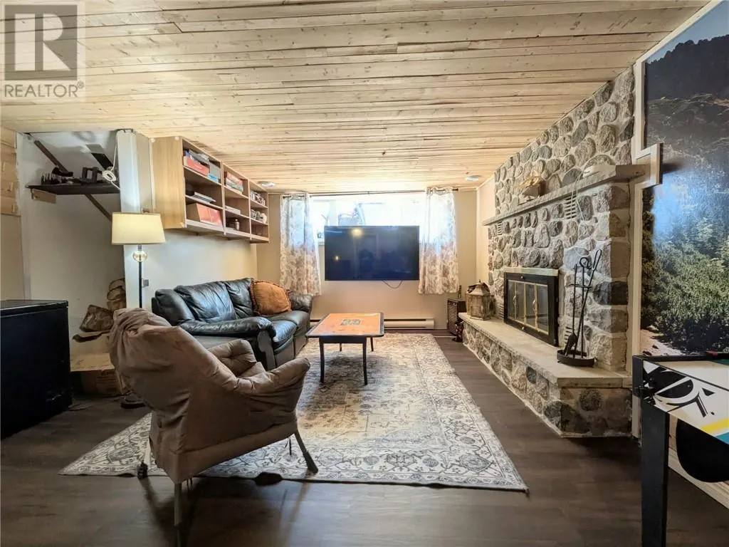 486 Bois Street