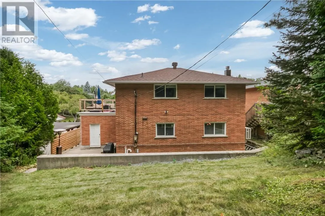 83 Lakeview Drive