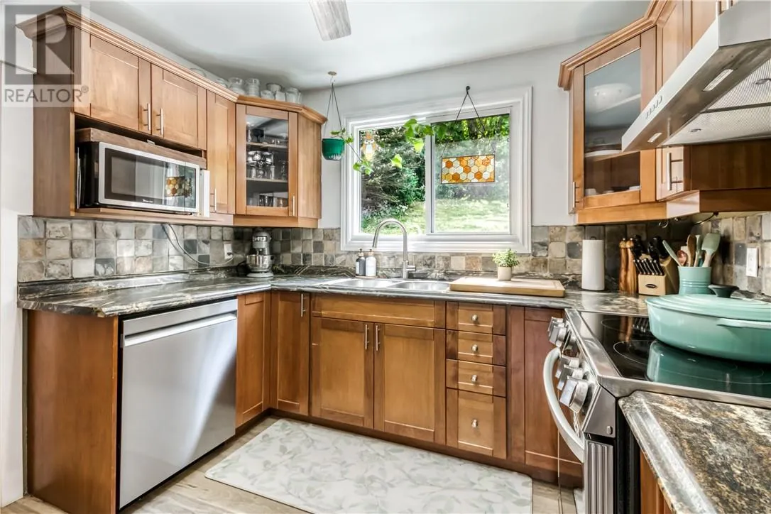 83 Lakeview Drive