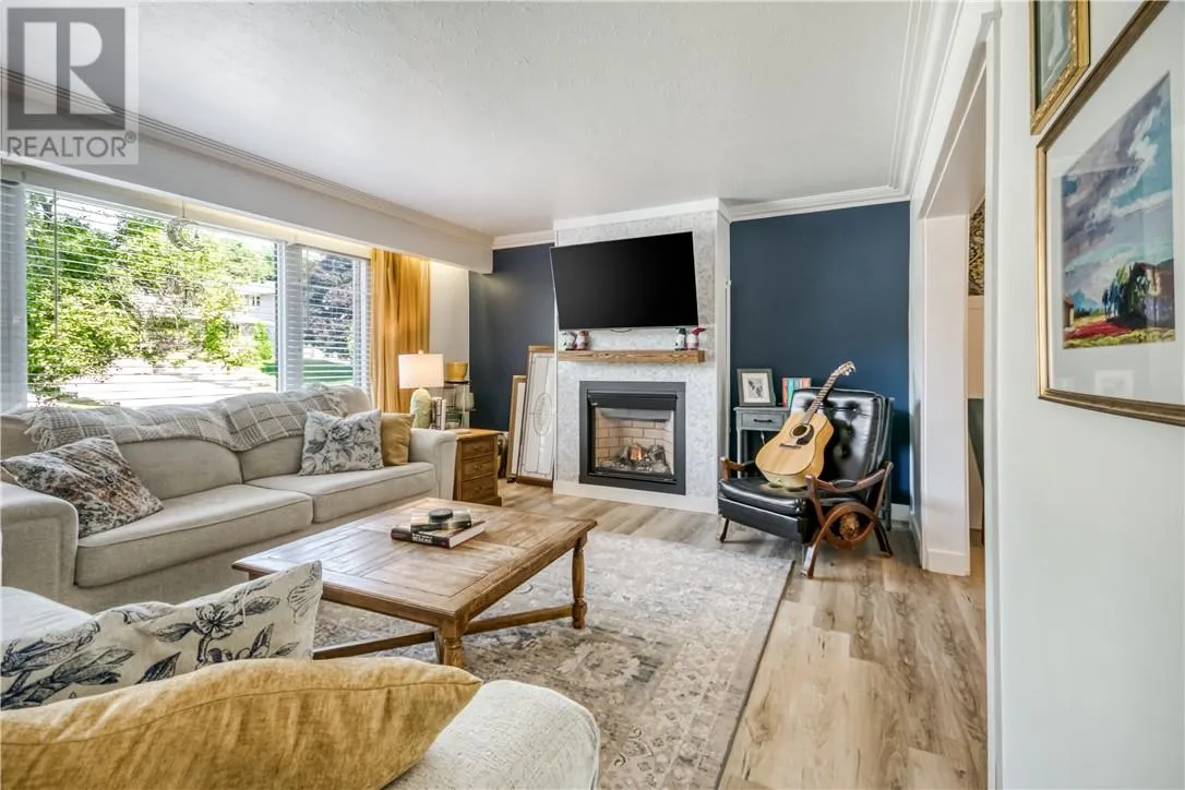 83 Lakeview Drive