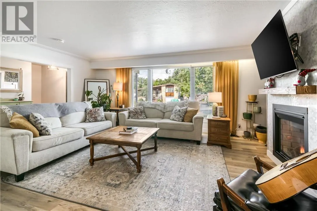 83 Lakeview Drive