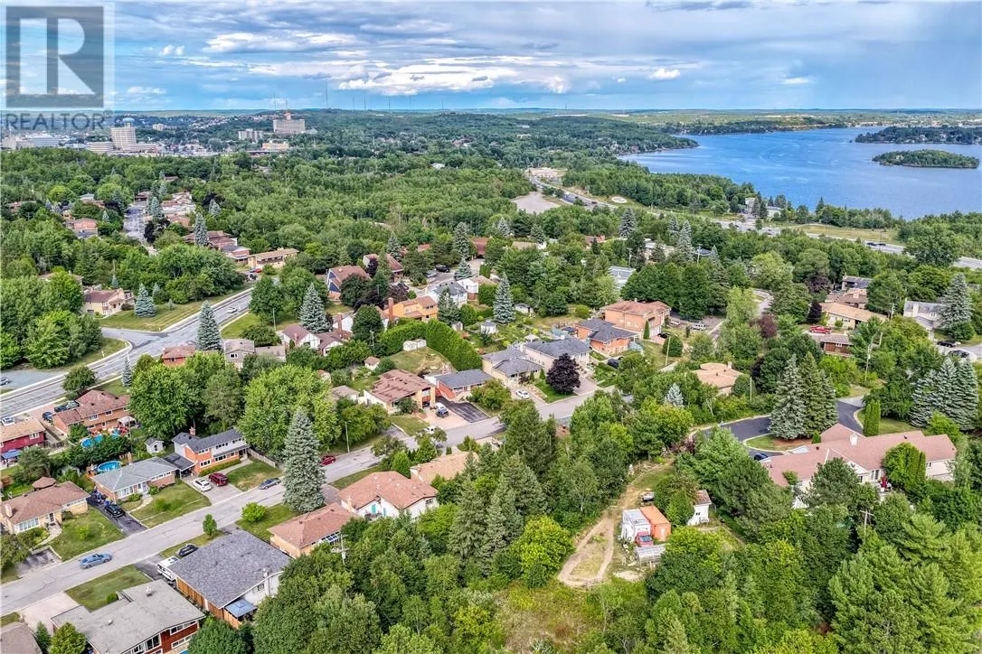 83 Lakeview Drive