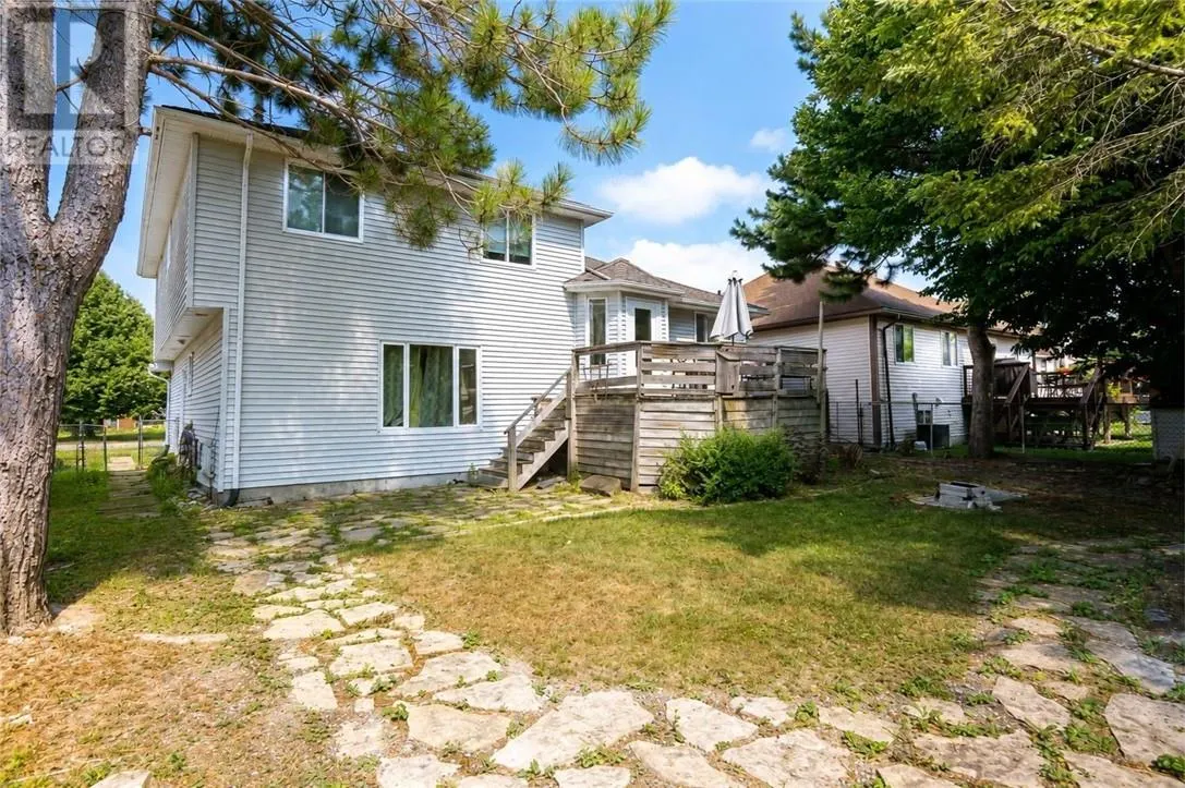 10 Dorchester Crescent