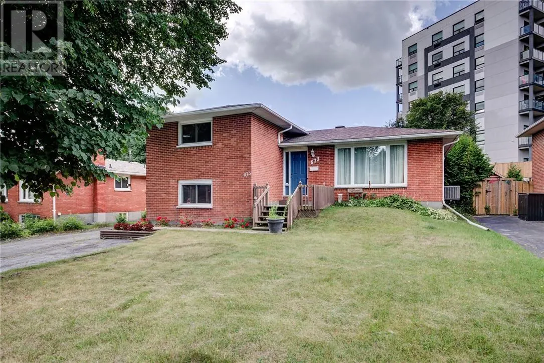 673 Camelot Drive
