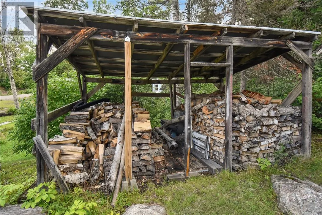 40 Ministic Lake Road