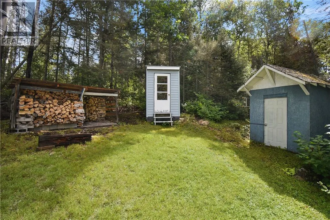 40 Ministic Lake Road