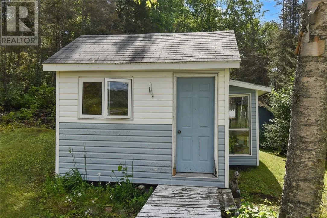 40 Ministic Lake Road