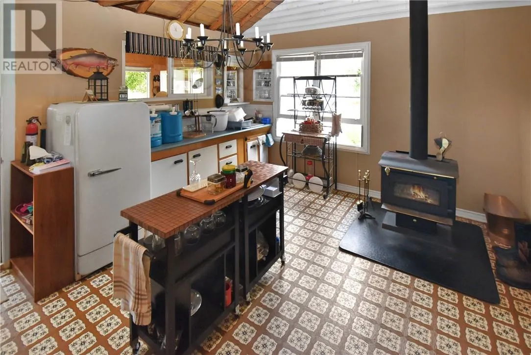 40 Ministic Lake Road