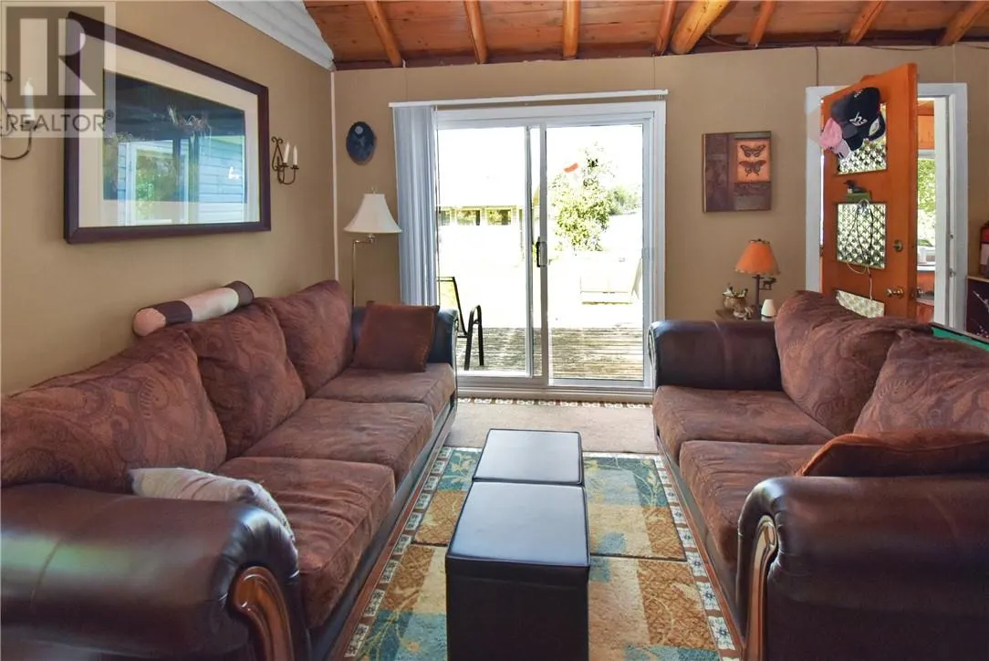 40 Ministic Lake Road