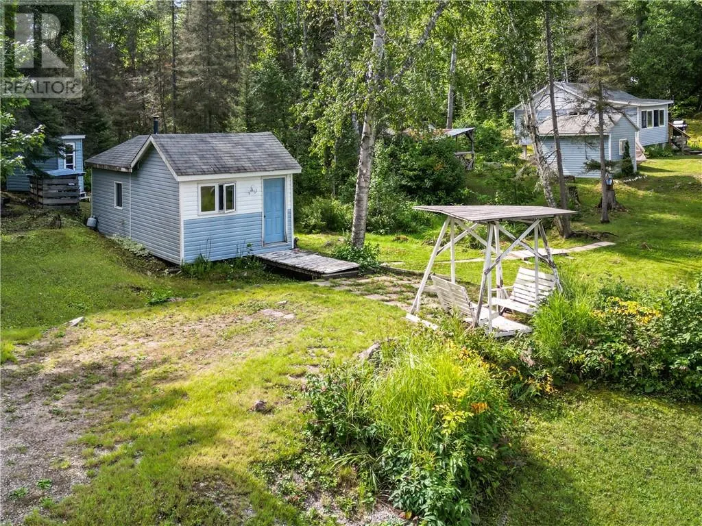 40 Ministic Lake Road