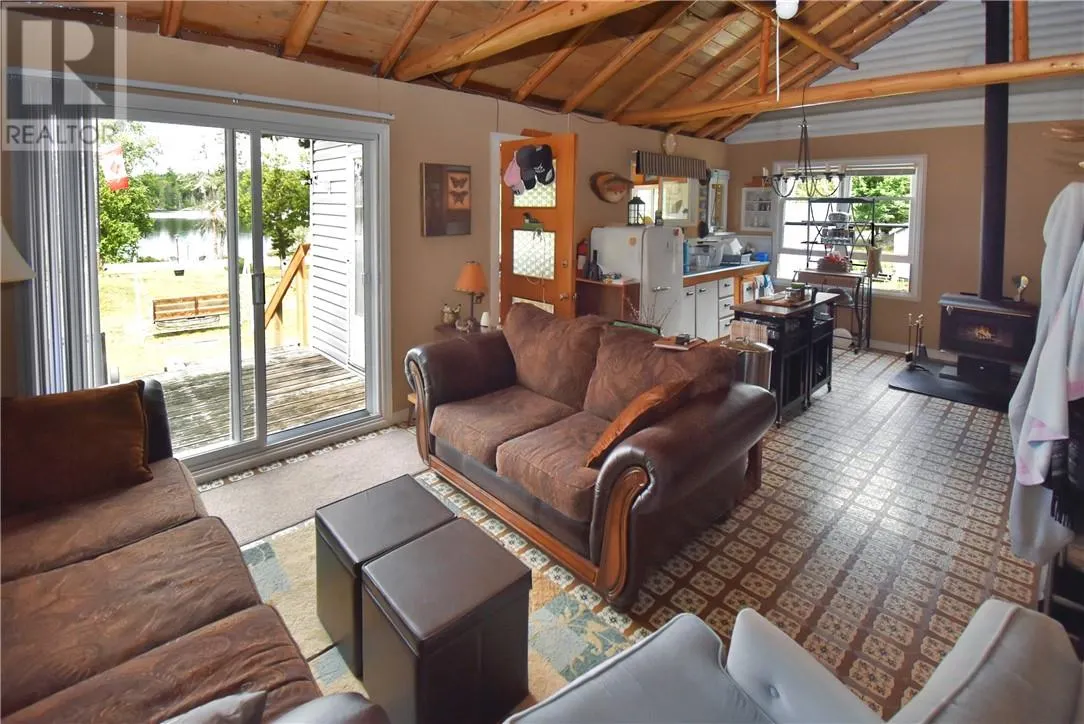40 Ministic Lake Road