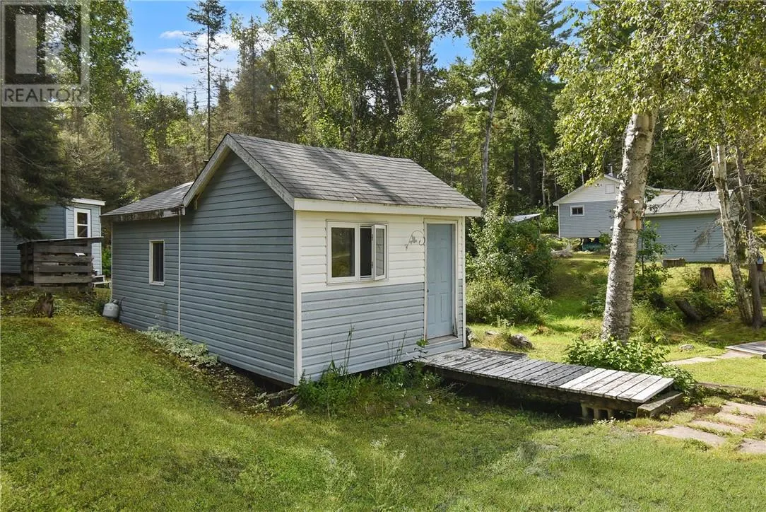 40 Ministic Lake Road