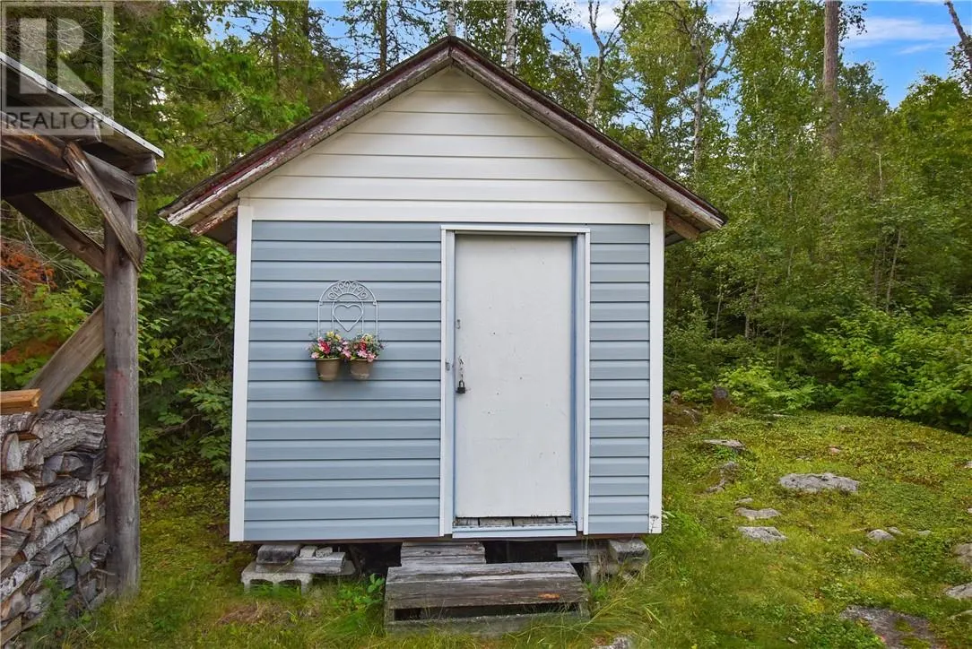 40 Ministic Lake Road