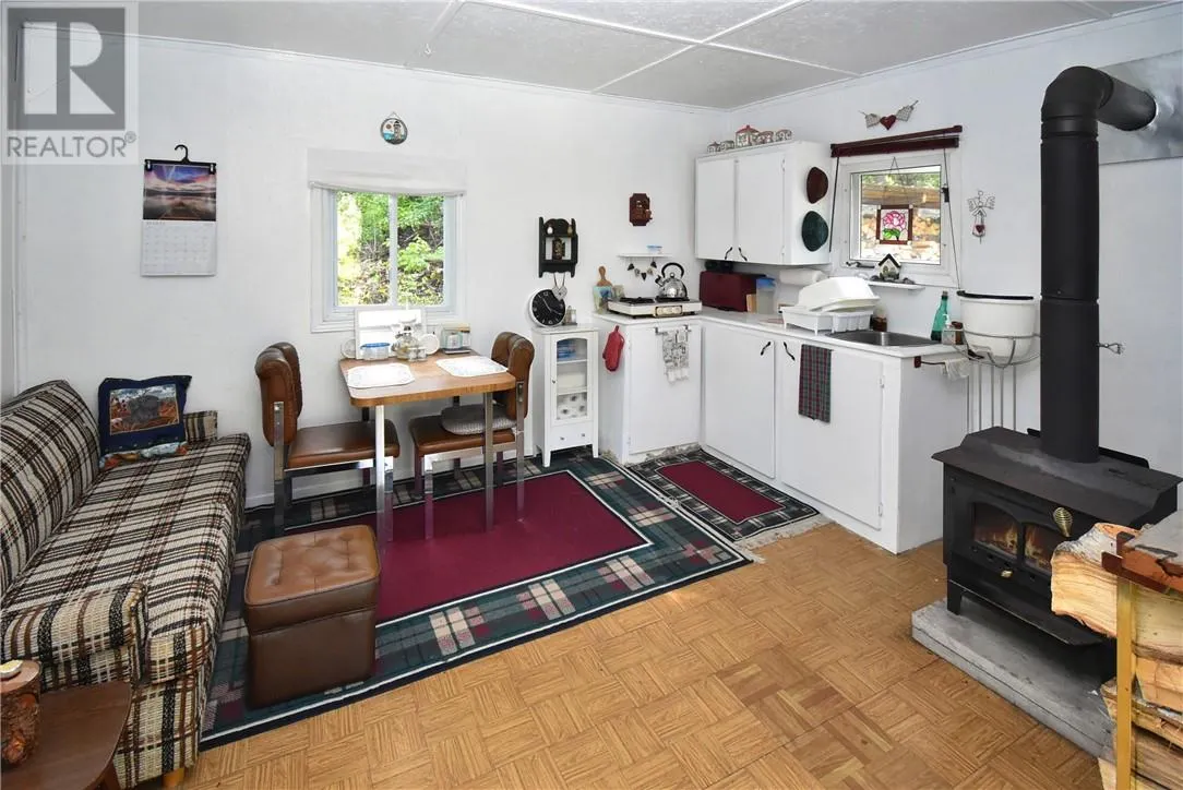 40 Ministic Lake Road
