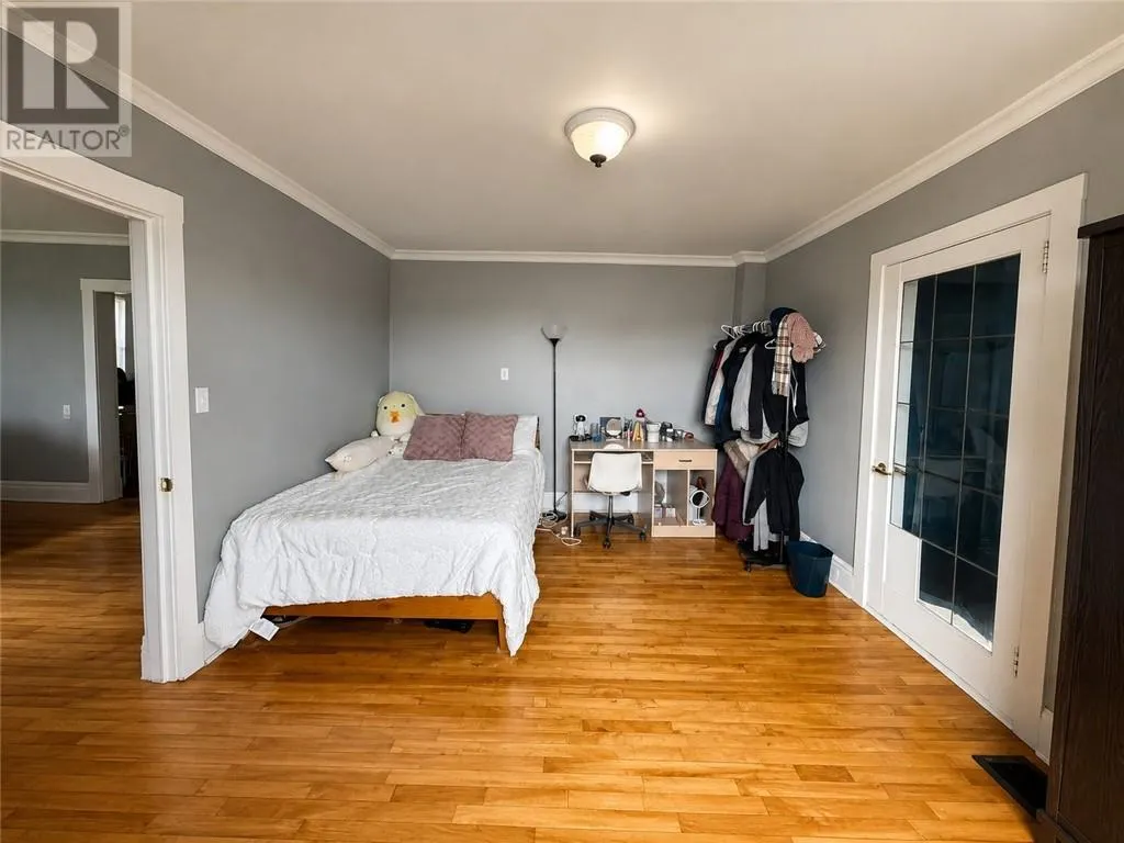 231 Whittaker & 408 Isabel
