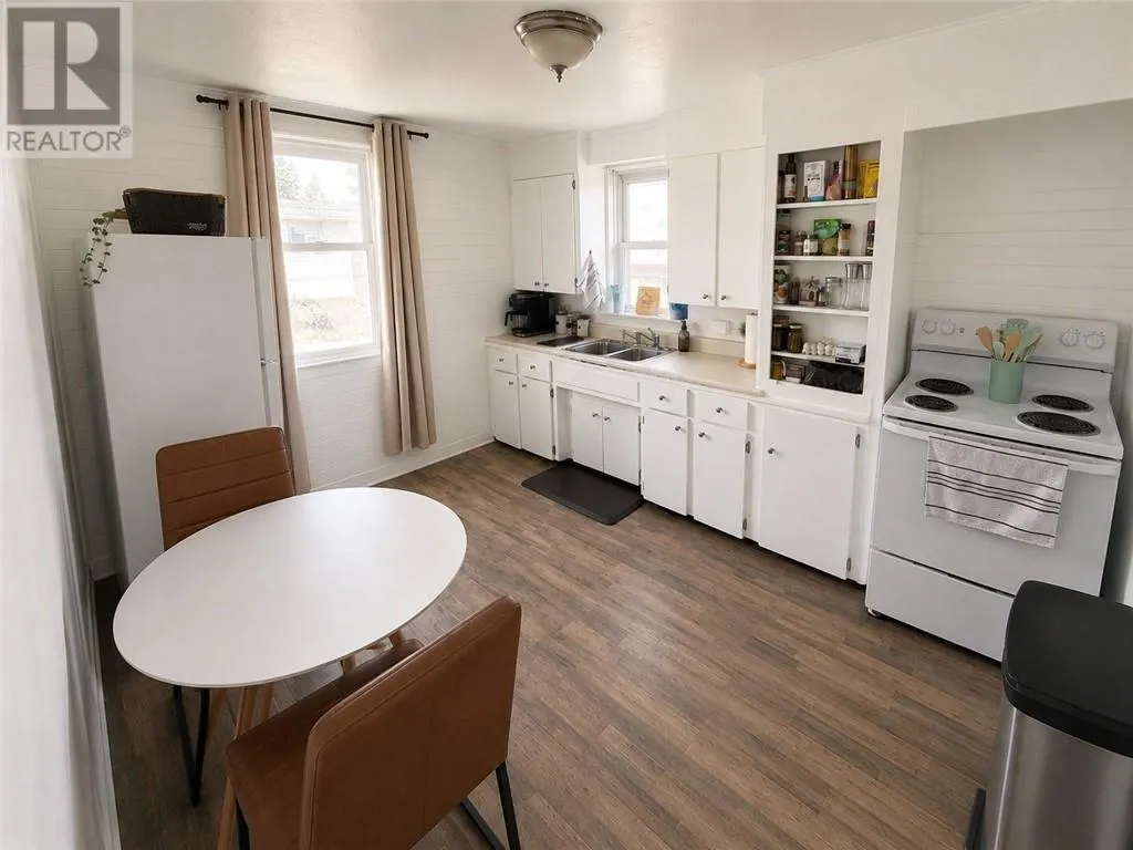 231 Whittaker & 408 Isabel