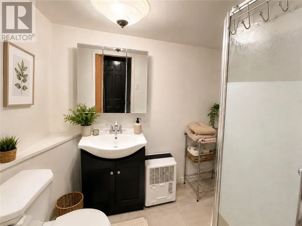 231 Whittaker & 408 Isabel