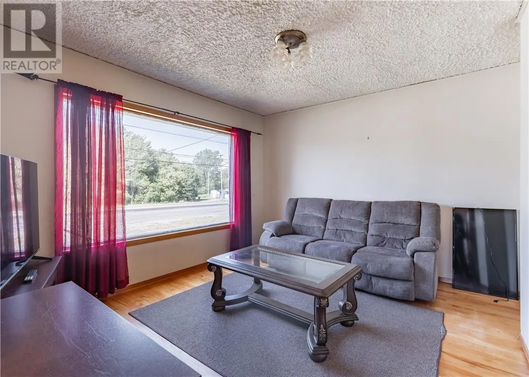 3426 Falconbridge Highway