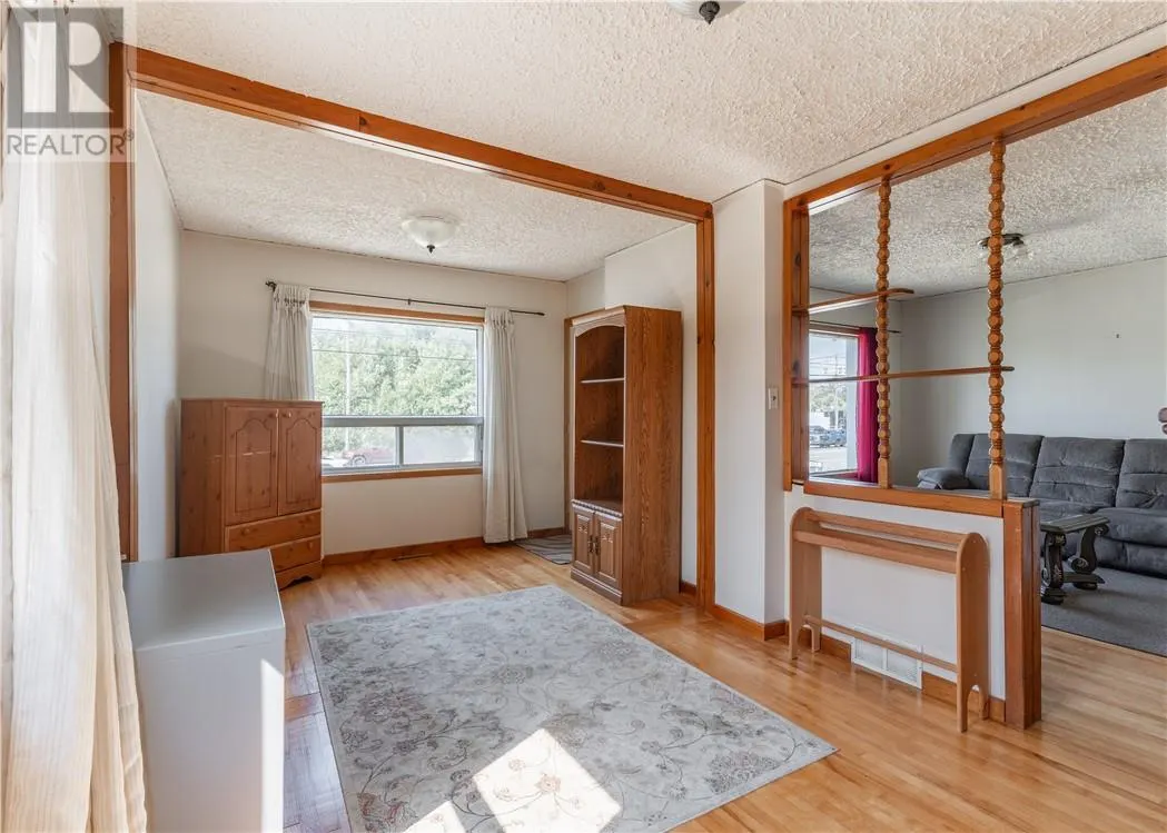 3426 Falconbridge Highway