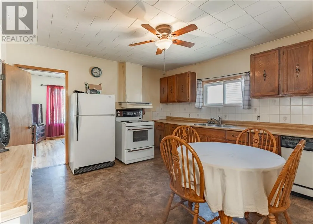 3426 Falconbridge Highway