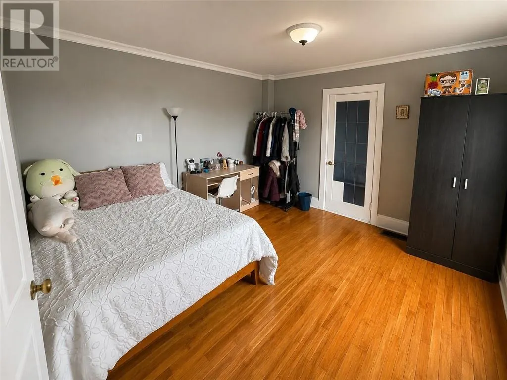 231 Whittaker & 408 Isabel