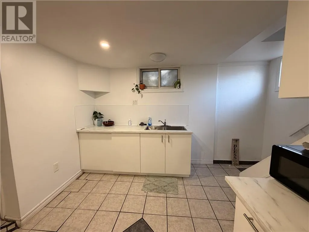 373 Isabel Street