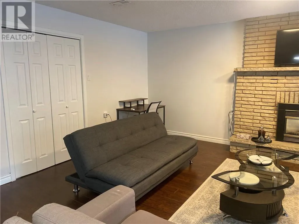 657 Jupiter Court Unit# Lower Unit