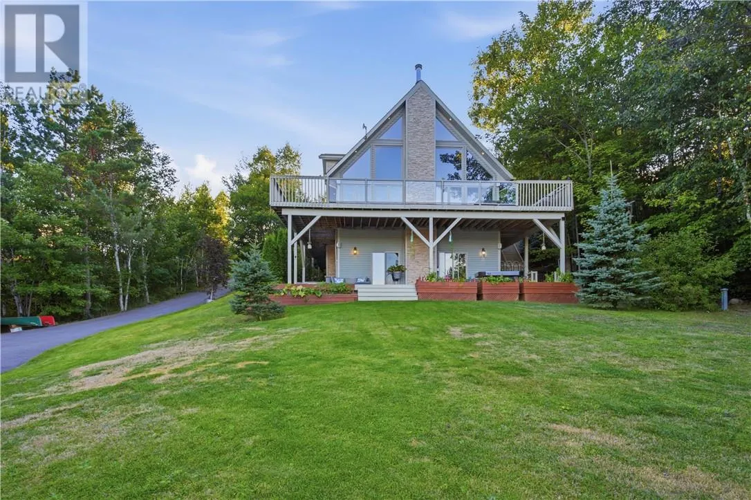 317 Middle Lake