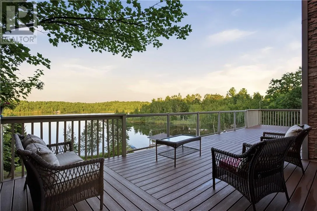 317 Middle Lake