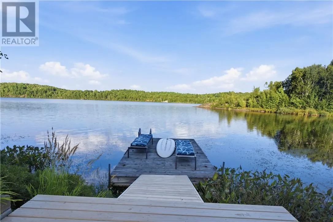 317 Middle Lake