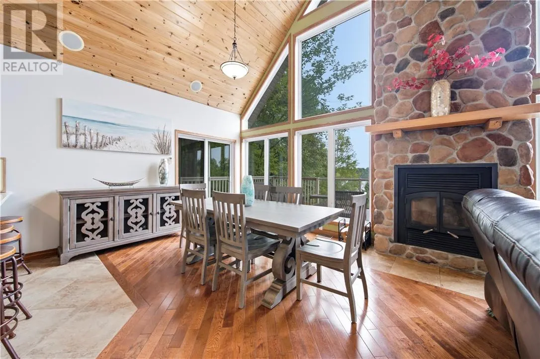317 Middle Lake