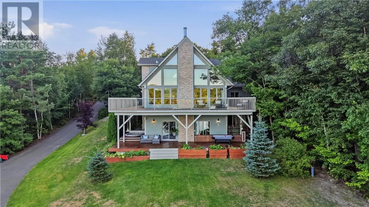 317 Middle Lake