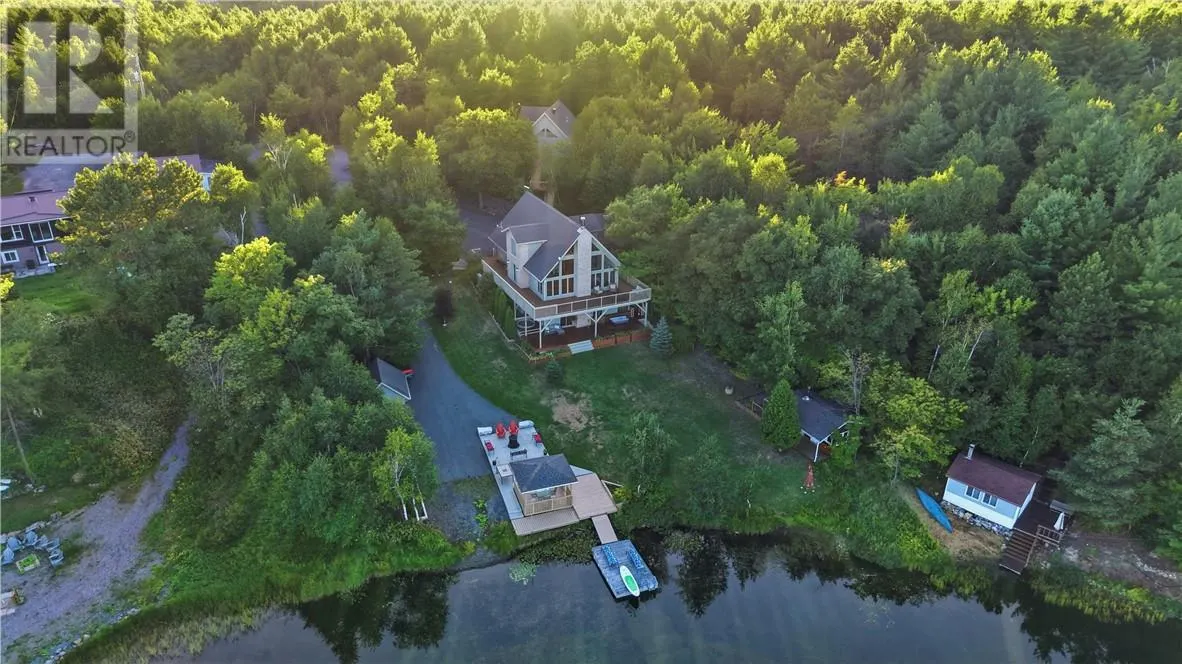 317 Middle Lake