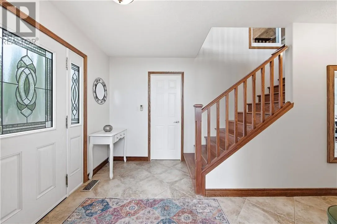 317 Middle Lake