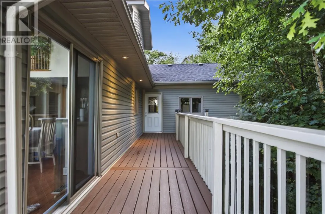 317 Middle Lake